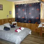 Oda ve Kahvaltı La Serpauderie 4*