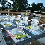 Oda ve Kahvaltı La Serpauderie 4*