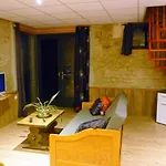 Oda ve Kahvaltı La Serpauderie 4*