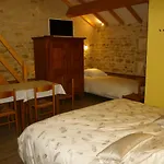 Oda ve Kahvaltı La Serpauderie 4*